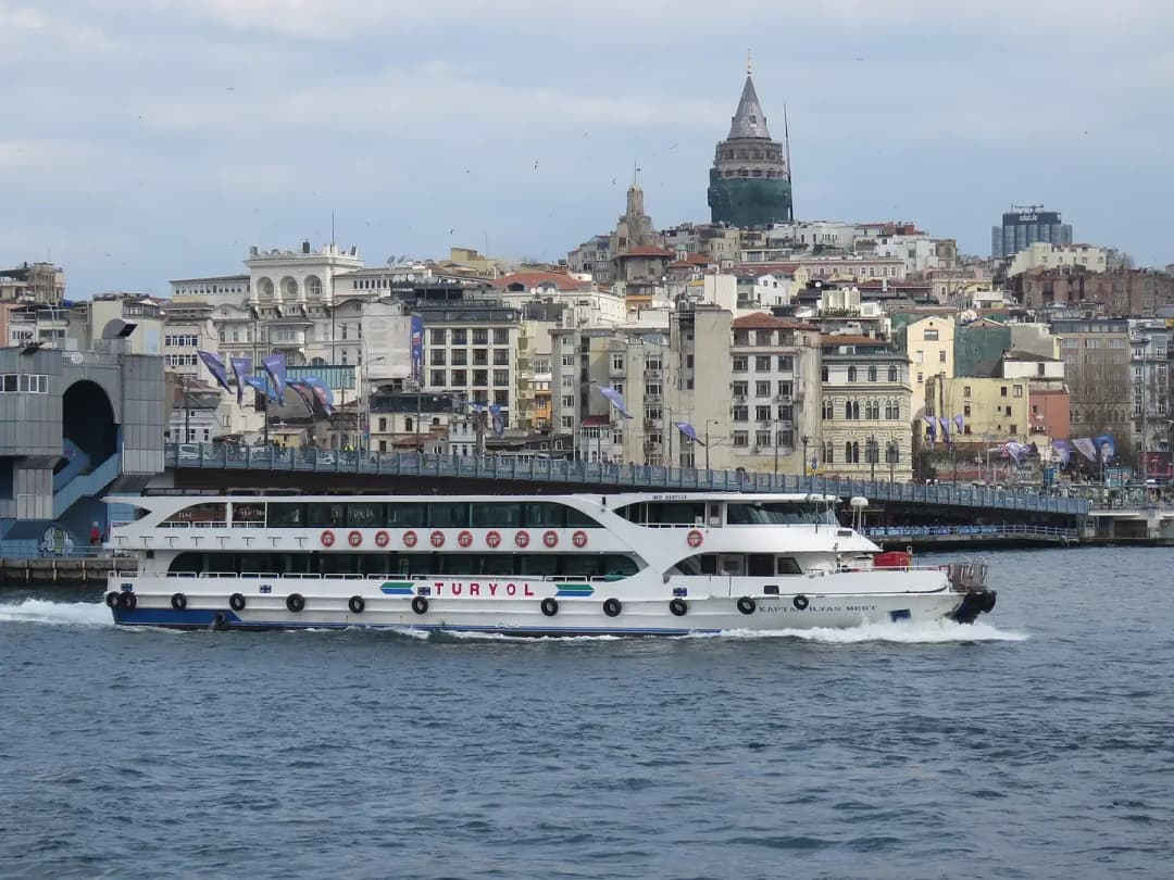 Karaköy çevresinden bir görünüm