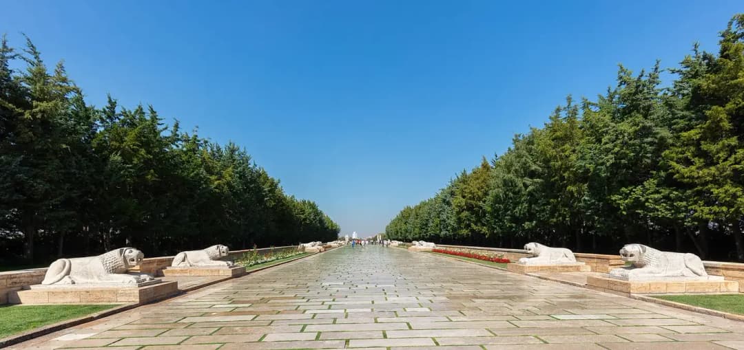 Anıtkabir and Çankaya Guide: VIP Transfer from Esenboğa Airport