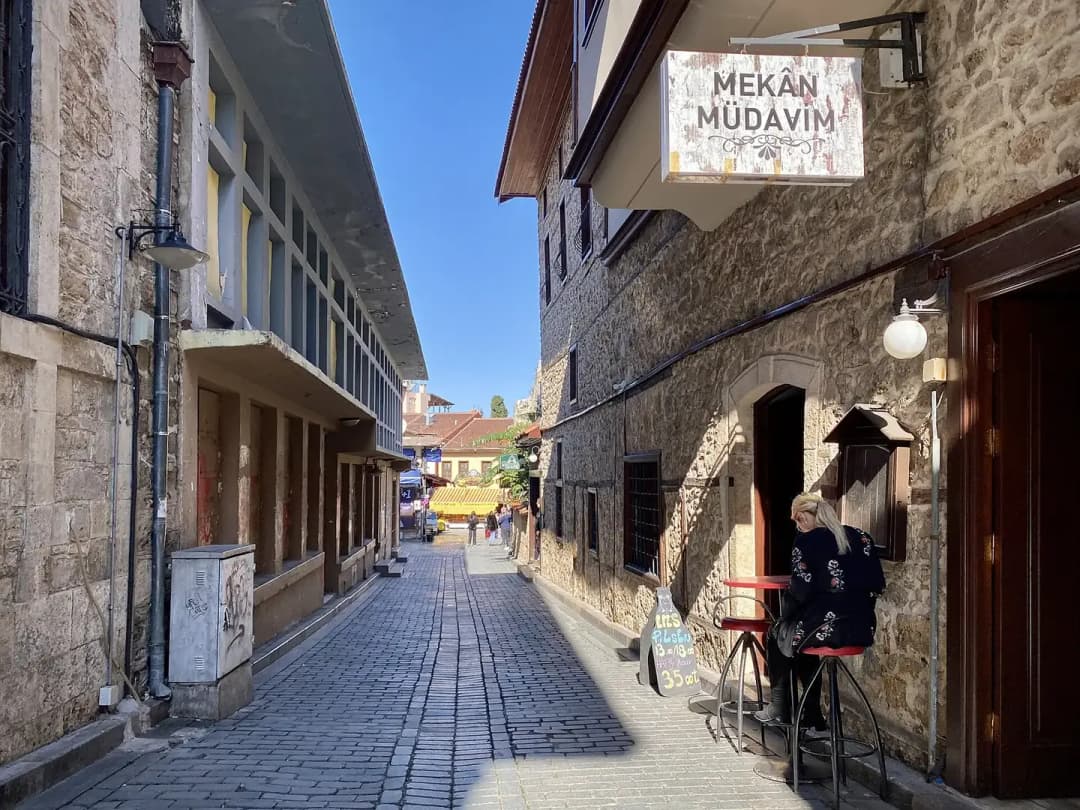 Kaleiçi or Konyaaltı: Short Transfers for an Antalya City Stay