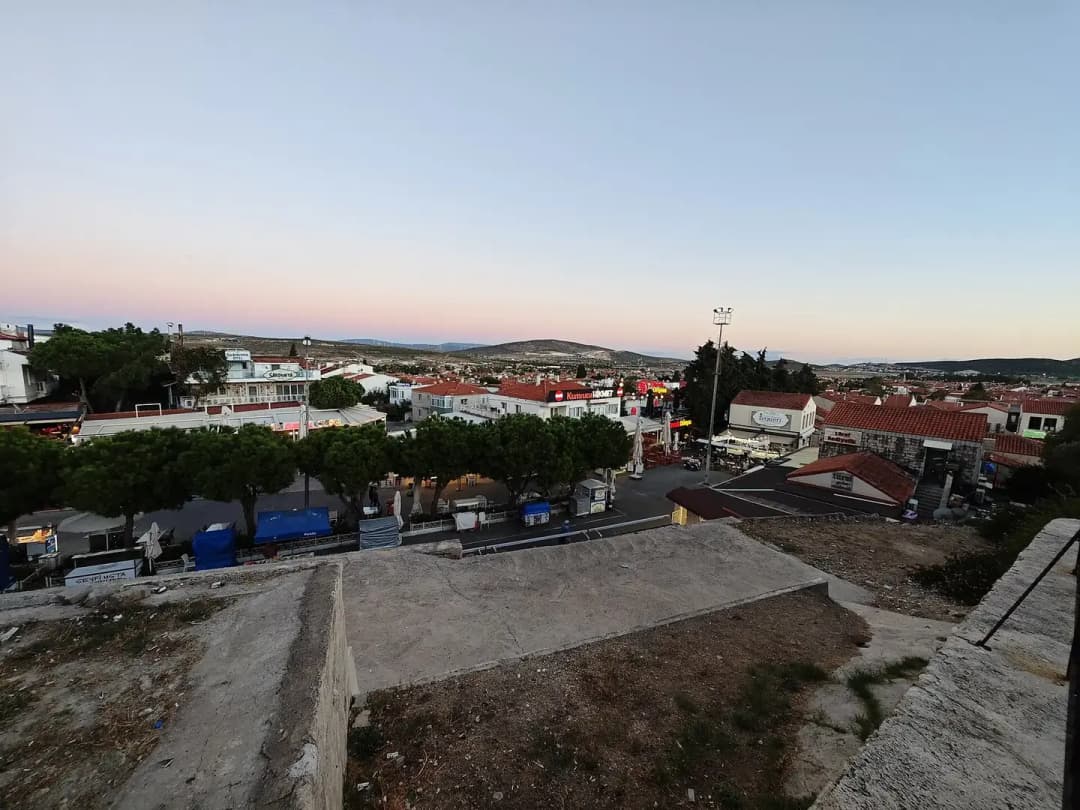 Pırlanta Kitesurf or Alaçatı Windsurf: Choosing Your Çeşme Peninsula Base